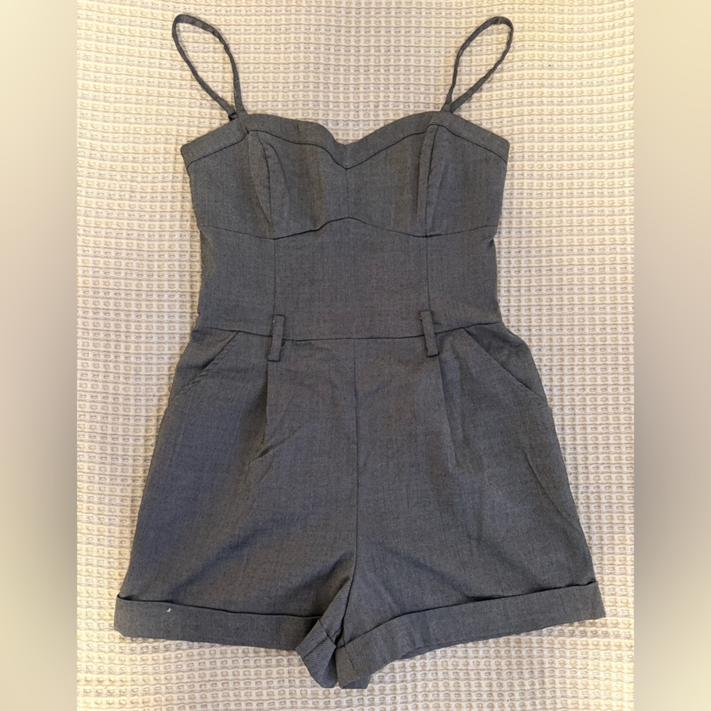 Guess Monochrome Striped Apparel